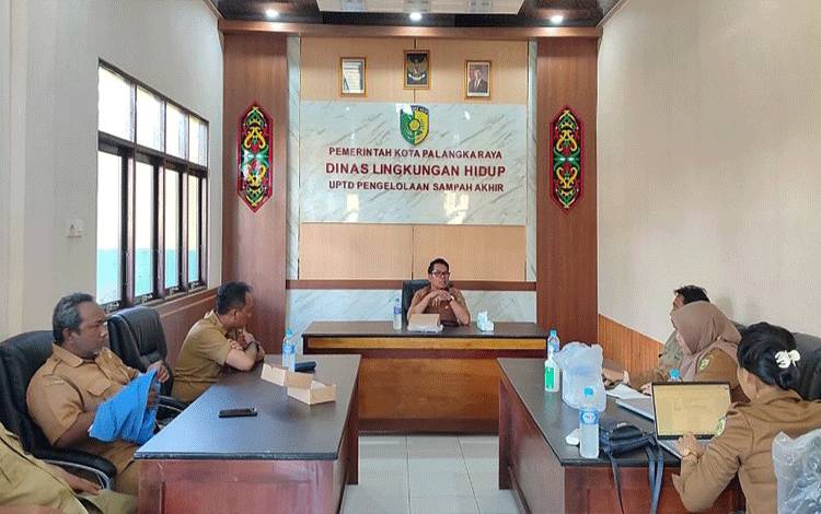 DLH Tingkatkan Pengawasan dan Sosialisasi Pengelolaan Sampah B3 di Palangka Raya