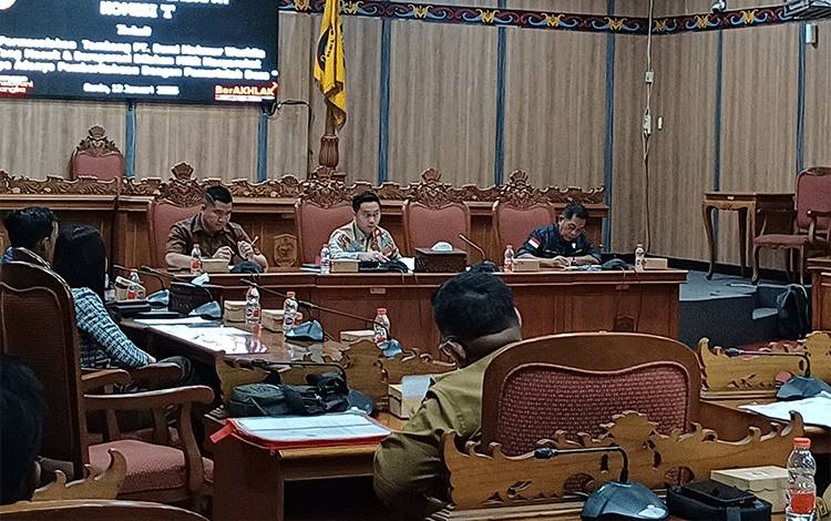 Lahan Digusur Perusahaan Tambang, Warga Mengadu ke DPRD Kotim