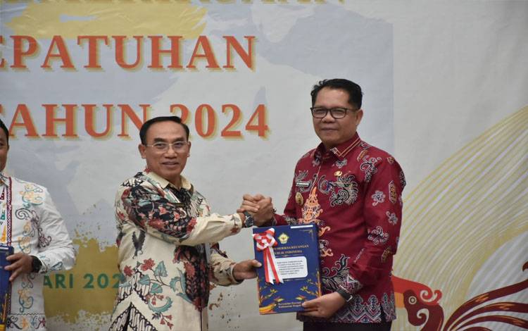 Pemkab Kapuas Terima LHP Kinerja dan Kepatuhan Semester II dari BPK