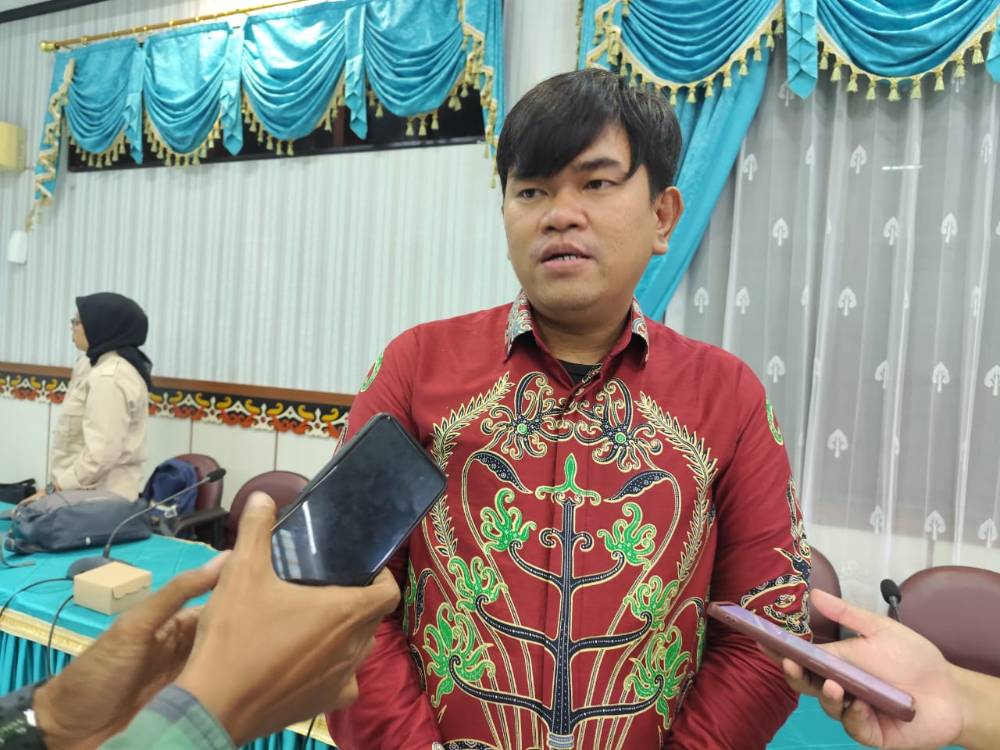 Vendor makan bergisi gratis Erwin Hadi Saputra