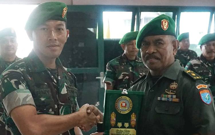 Dandim Kapuas Pimpin Korp Raport Pelepasan Personel Pindah Satuan dan Purna Tugas