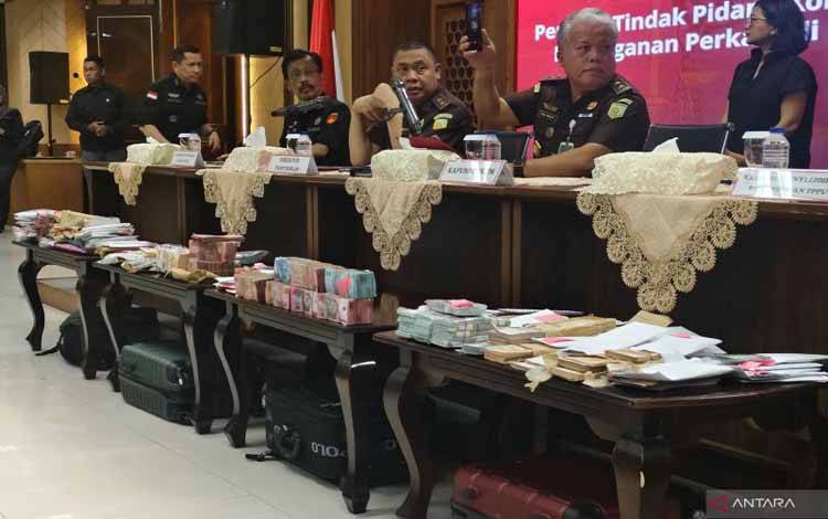 Kejagung Telusuri Sumber Uang Disita dari Eks Ketua PN Surabaya