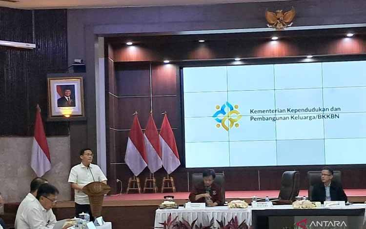 BKKBN: 61 Juta Penduduk Produktif Tanggung Beban Warga Tak Produktif