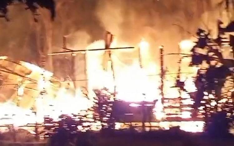 Kebakaran Hanguskan Rumah Warga di Desa Pinang Tunggal Barito Timur
