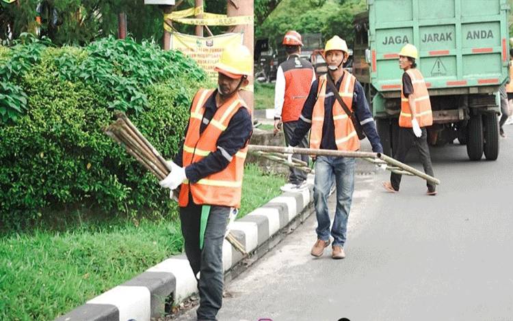 Penertiban Reklame di Palangka Raya Tingkatkan Keselamatan Berkendara