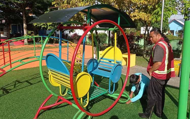 Taman Yos Sudarso Makin Menarik, DLH Tambah Wahana Bermain Anak