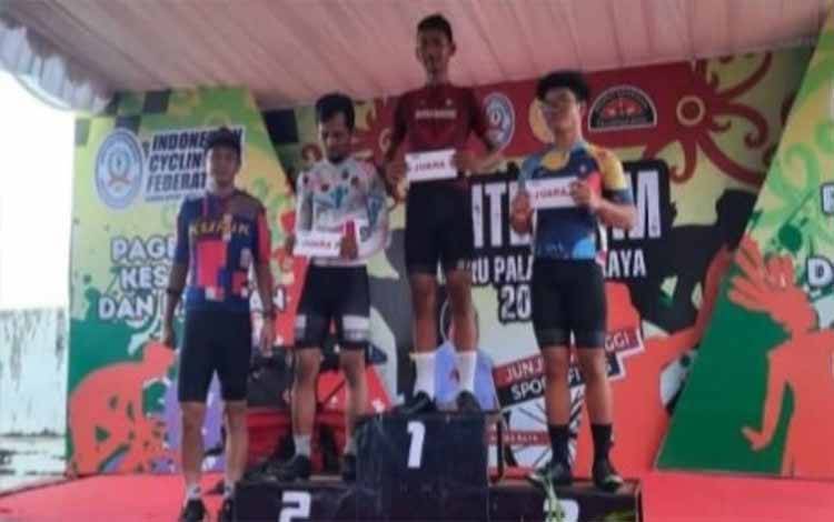 Peserta Didik MTsN 1 Kapuas Berprestasi di Ajang Lomba Balap Sepeda
