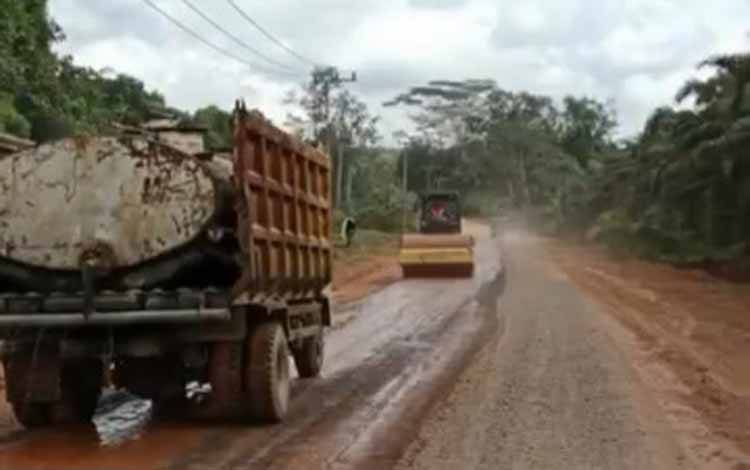 Pemkab Kotim Siapkan Rp27 Miliar Tuntaskan Rekonstruksi Jalan Simpang Kalang-Tumbang Kalang