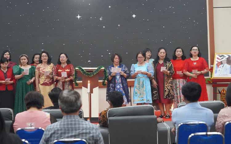 Diskominfosantik Kalteng Rayakan Sukacita Natal