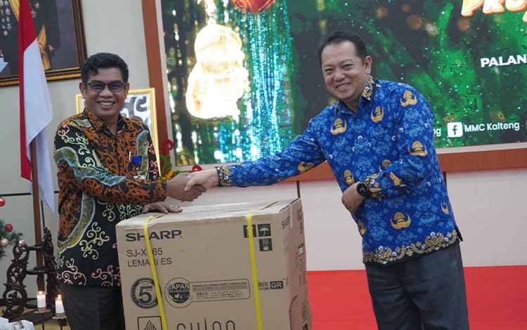 Perayaan Natal Diskominfosantik Kalteng Wujud Kasih dalam Keberagaman
