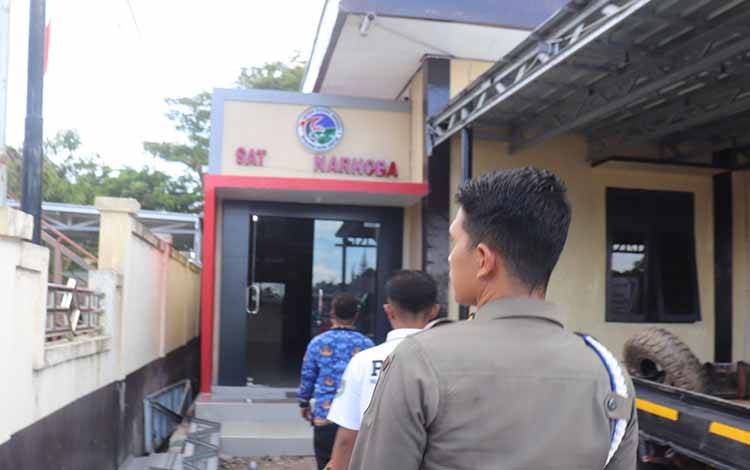 Satpol PP Seruyan Laksanakan Tes Urine untuk Tegakkan Disiplin dan Bebas Narkoba