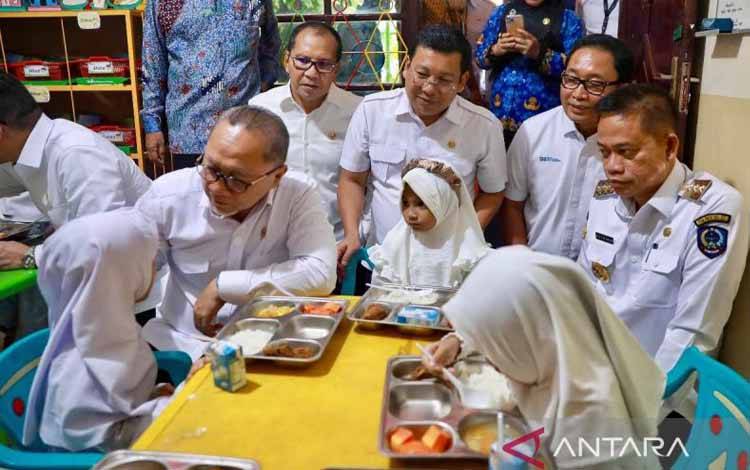 Menko Pangan Harap MBG Tingkatkan IQ Anak Bangsa