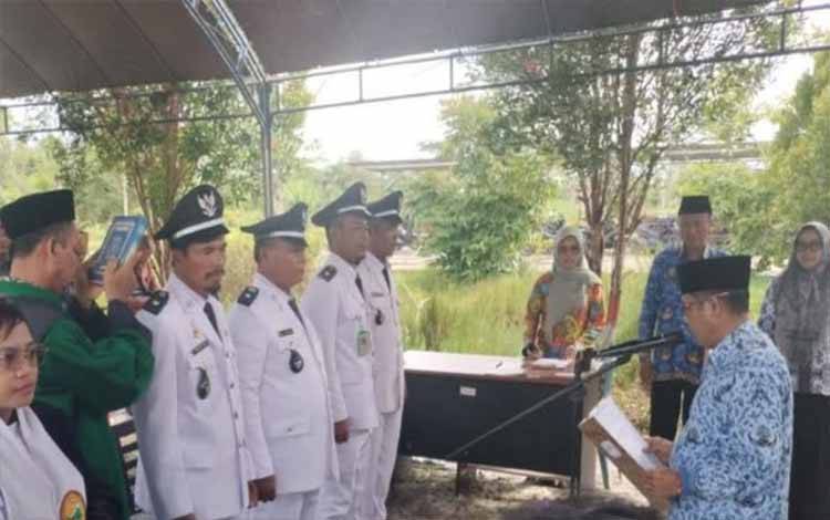 Begini Camat Bataguh kepada 5 Pj Kades yang Dilantik
