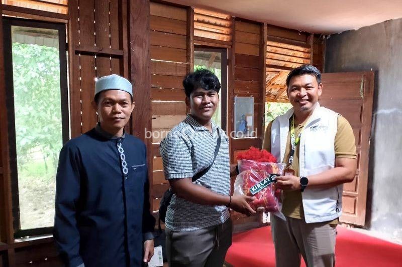 MES Kalteng-Kemenag Ukur Arah Kiblat di Perhotelan-Cafe
