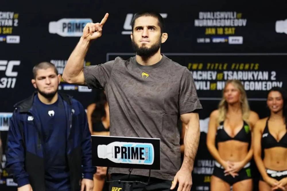 Juara kelas ringan Ultimate Fighting Championship (UFC) Islam Makhachev akan menghadapi Ranato Moicano di UFC 311 di Intuit Dome, California, Amerika Serikat. MMA Fighting/Jeff Bottari/Zuffa LLC
