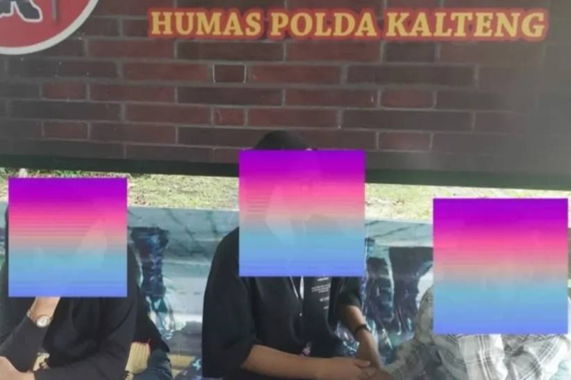 Tiga Wanita Saling Hina Dibina Tim Virtual Police Bidhumas Polda Kalteng