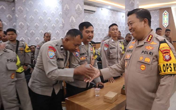 Kapolresta Palangka Raya Minta Bhabinkamtibmas Perkuat Pelayanan Keamanan di Tingkat Desa