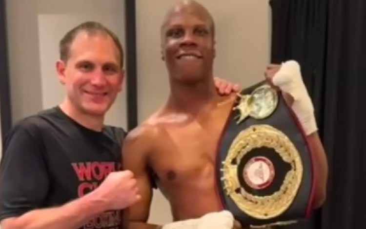 Oberlton Juara Baru WBA USA setelah Tampil Gemilang di Philadelphia
