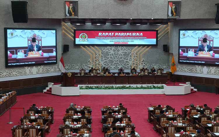 Pelantikan Anggota PAW DPRD Kalteng Diharapkan Optimalkan Penyerapan Aspirasi Masyarakat