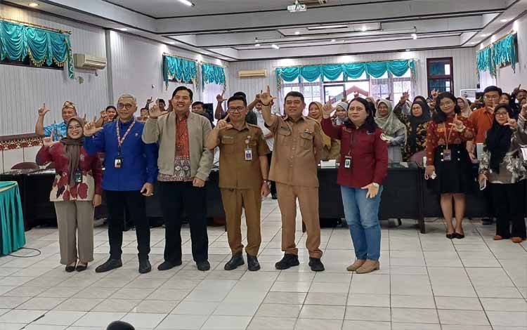 Puluhan Guru SMA di Kotim Ikuti Edukasi Keuangan dari OJK Kalteng