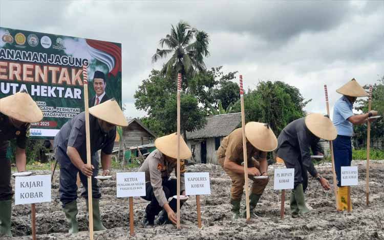 Polres Kobar Dukung Swasembada Jagung, Siapkan Lahan 14.477 Hektare