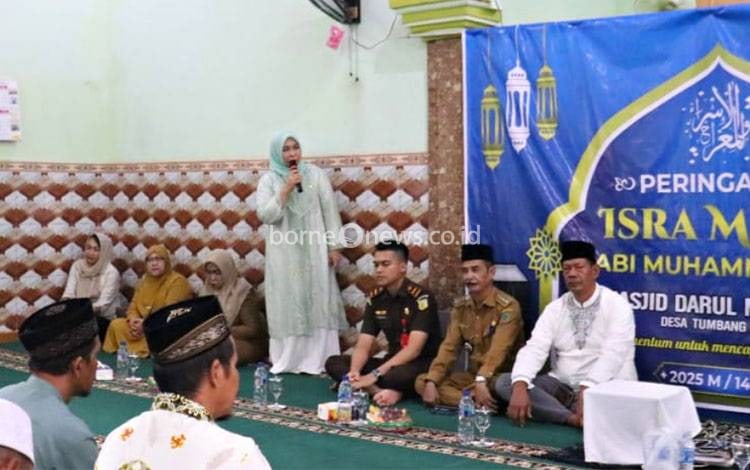 Ini Pesan Pj Bupati Pulang Pisau Pada Peringatan Isra Mi'raj di Desa Tumbang Nusa