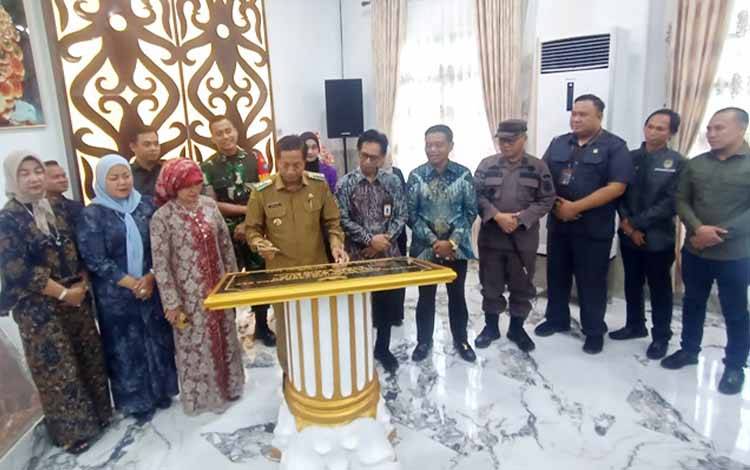 Pj Bupati Barito Utara Resmikan Gedung Aula STIE Muara Teweh