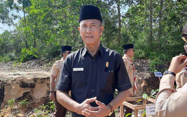 Dewan Minta Dinas Perbaiki Jalan Nyaris Longsor Menuju SD Imam Syafi'i