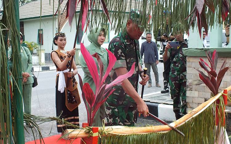 Kunjungi Kodim 1014/Pbn, Danrem 102/Pjg Brigjen TNI Wimoko Tekankan Kedisiplinan Kepada Prajurit