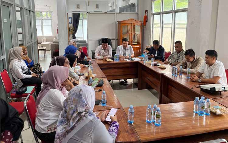 Pengurus MES Kalteng melaksanakan rapat pleno bulanan dan kajian tentang ekonomi syariah. (FOTO: IST)