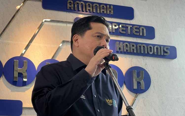 Menteri BUMN Erick Thohir dalam konferensi pers di Kantor Kementerian BUMN, Jakarta, Jumat (24/1/2025). (ANTARA/Putu Indah Savitri)