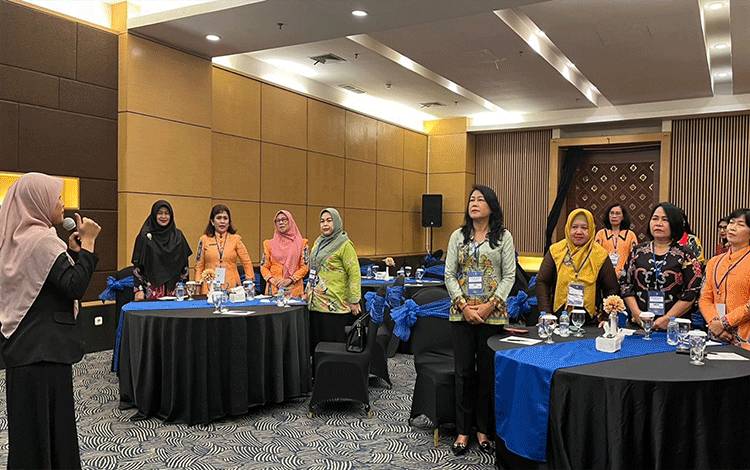 Pj Ketua TP PKK Kapuas Ikuti Program ESQ Miracle Woman dan Grooming