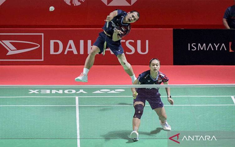 Rinov/Lisa Terhenti di Semifinal Indonesia Masters 2025