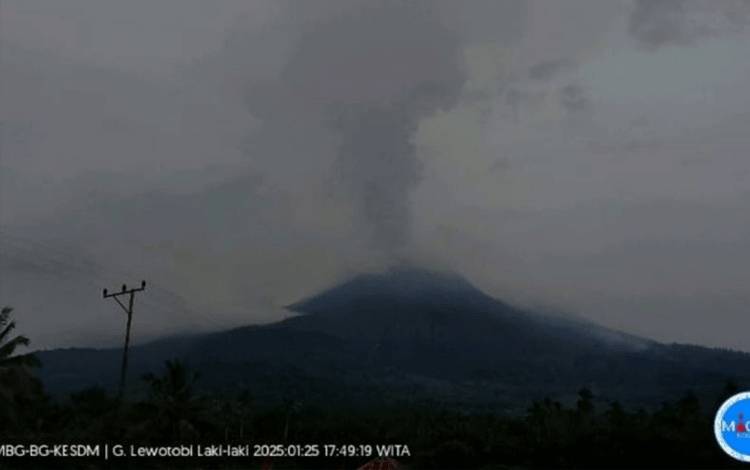 Gunung Lewotobi Laki-Laki di Flores Timur Erupsi Dua Kali pada Sabtu