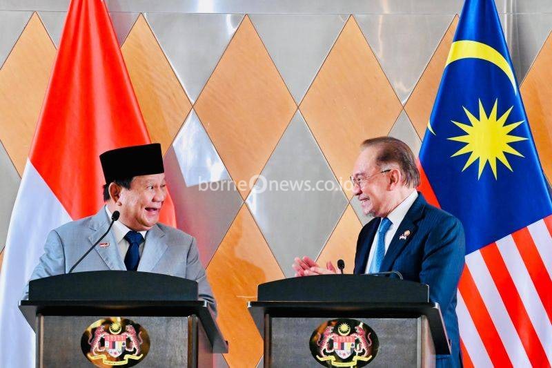 Seskab Teddy Ungkap Prabowo Kerap Kunjungi PM Anwar Saat Dipenjara