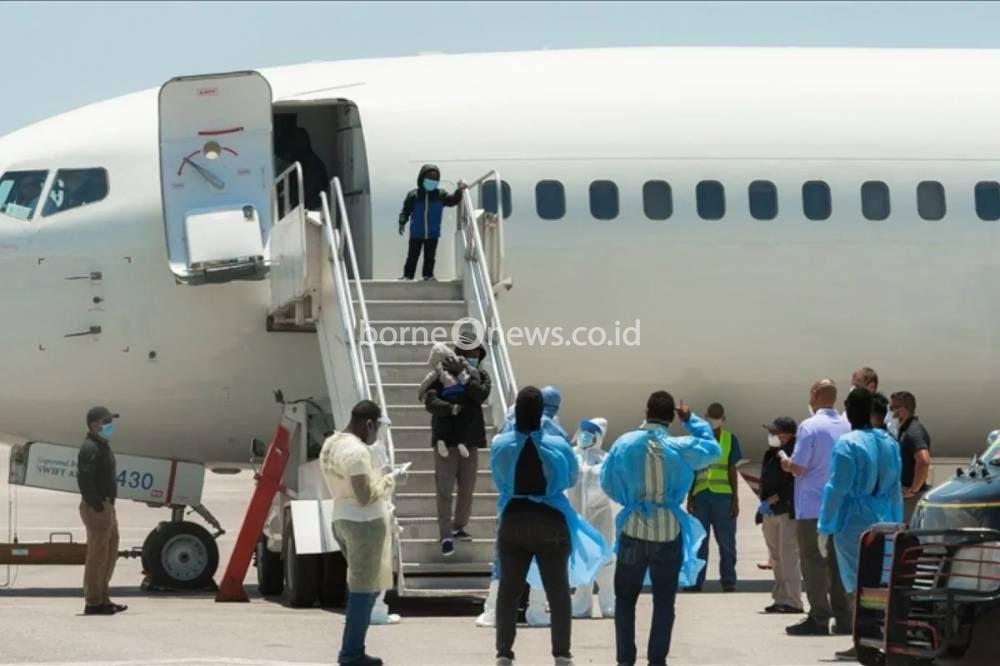 Kelompok Pertama Migran Kolombia yang Dideportasi AS Tiba di El Dorado