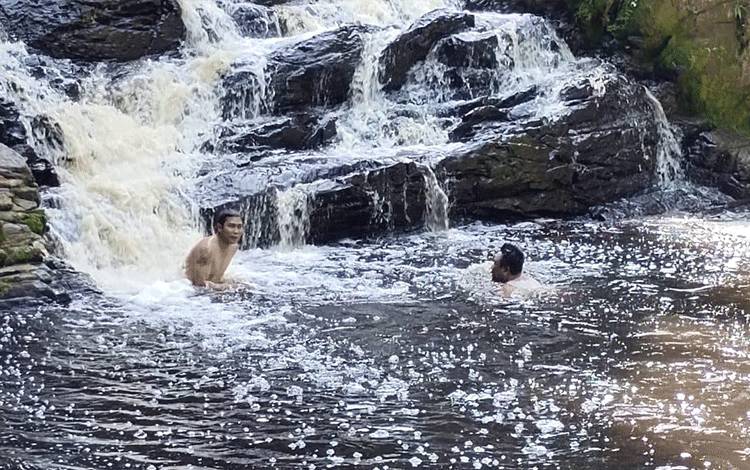 Objek Wisata Air Terjun dan Danau di Tualan Hulu Belum Terkelola dengan Baik