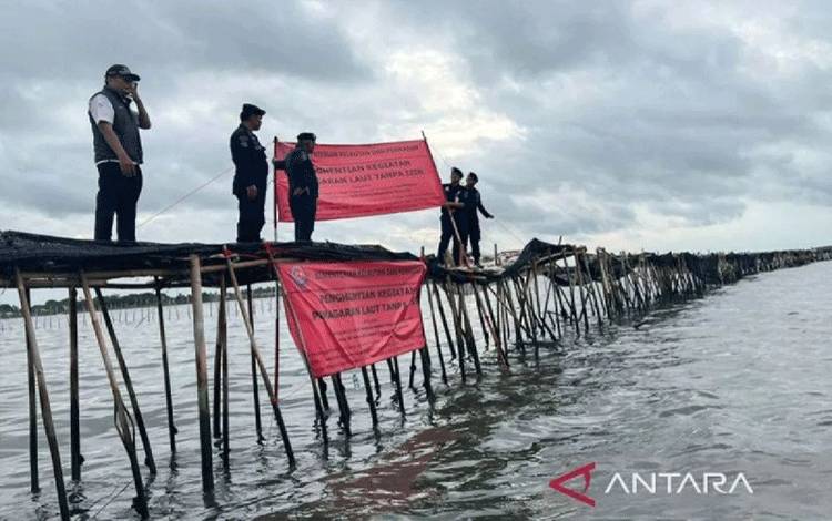 Membongkar Pagar, Melindungi Nelayan