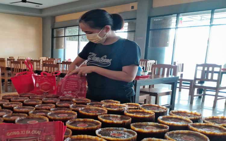 900 Kilogram Kue Keranjang Ludes Terjual Tahun Baru Imlek