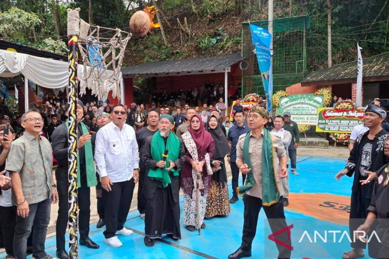 Fadli Zon: Ponpes Berperan Penting dalam Menjaga Kearifan Lokal
