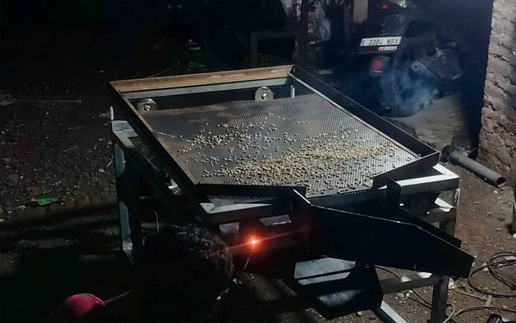 Mahasiswa UMM Rancang Inovasi Alat Sortir Biji Kopi