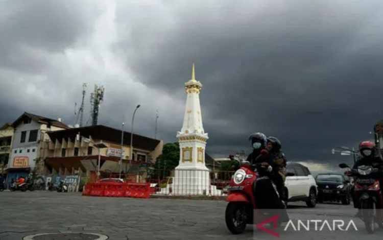 BMKG Prediksi Cuaca Berawan dan Hujan di Sejumlah Kota Indonesia