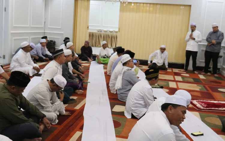 Bupati dan Wakil Bupati Pulpis Rifa'i - Jayadi Hadiri Solat Hajat Di Rumah Jabatan Bupati Pulang Pisau