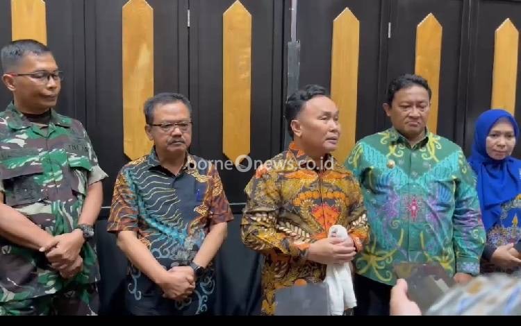 Herson Segera Tindak Lanjuti Rencana Pemprov Kalteng Hentikan Truk Kayu dan Batu Bara Lewat Jalan Palangka Raya - Kuala Kurun