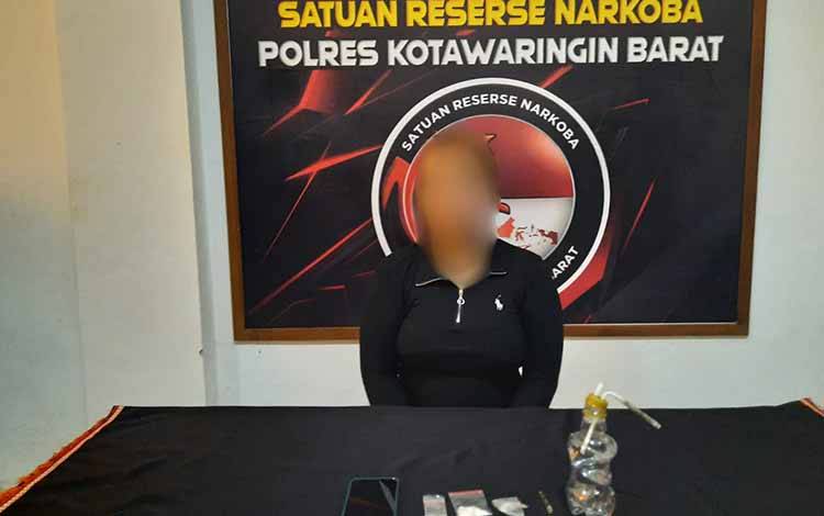 Nekat Jualan Sabu, Wanita Cantik di Pangkalan Bun Diamankan Polres Kobar