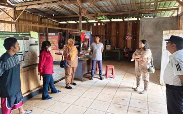 Dukung Program MBG, Distan Kobar Berikan Pembinaan NKV pada Pengusaha Daging dan Telur