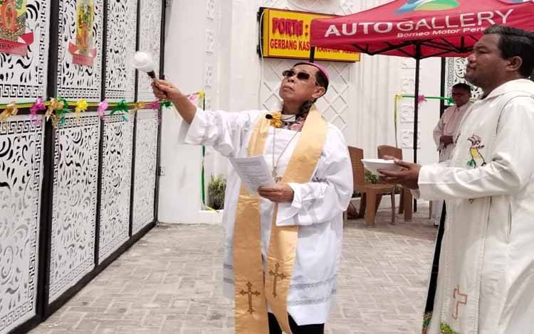 Gerbang Kasih Karunia Allah Catholic Center Diresmikan