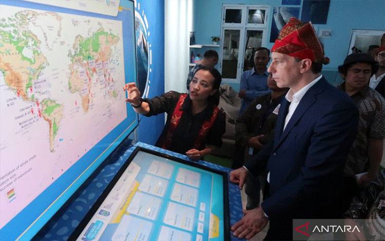 Pusat Edukasi Hiu Paus Resmi Dibuka di Teluk Saleh