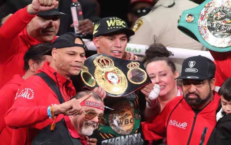 Kalahkan Morrell, Benavidez jadi Penantang Wajib Juara Dunia Beterbiev