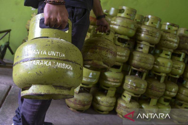 Ekonom: Pemerintah Dengar Suara Rakyat, Pengecer Bisa Jual LPG Lagi